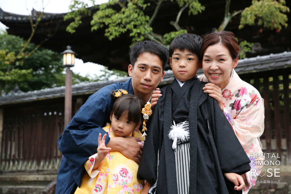 写真：京都・八坂庚申堂とスタジオで七五三ご家族着物記念撮影
