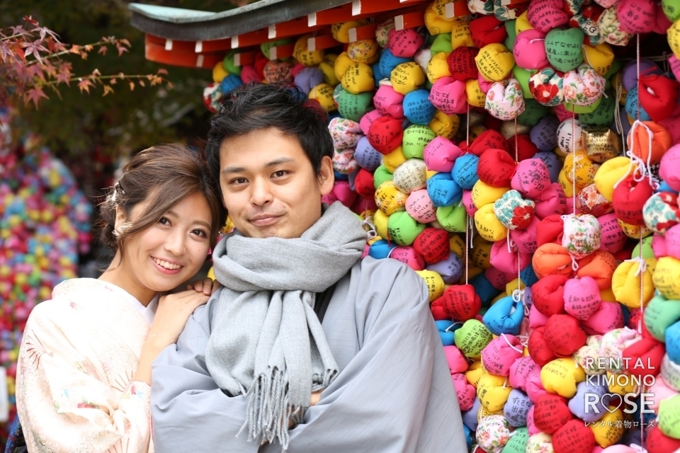 写真:冬の京都・八坂庚申堂や法観寺でカップル様の観光ロケ撮影