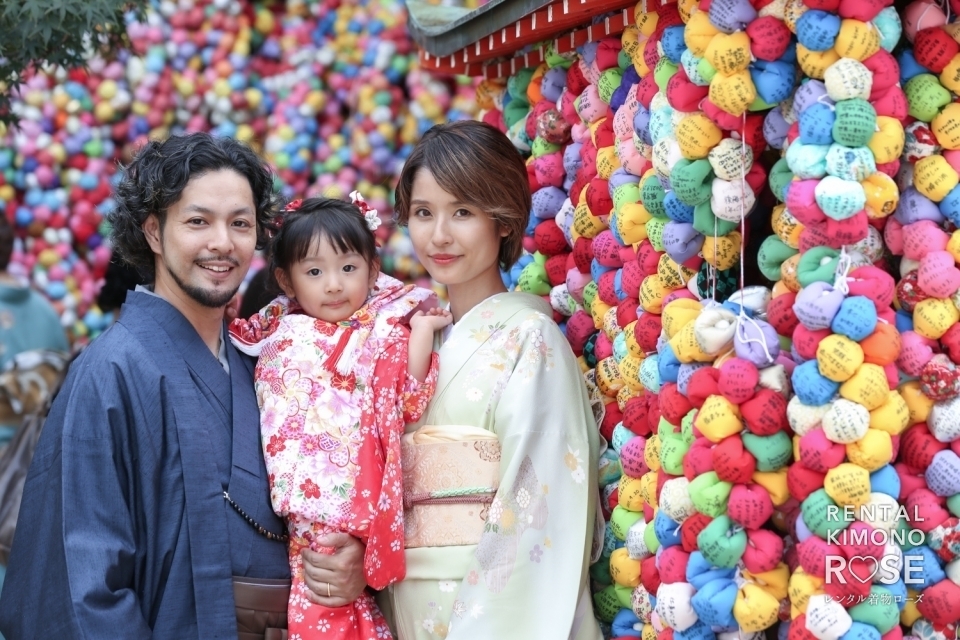 写真:秋の京都・八坂庚申堂で訪問着・アンティーク袴・被布七五三撮影