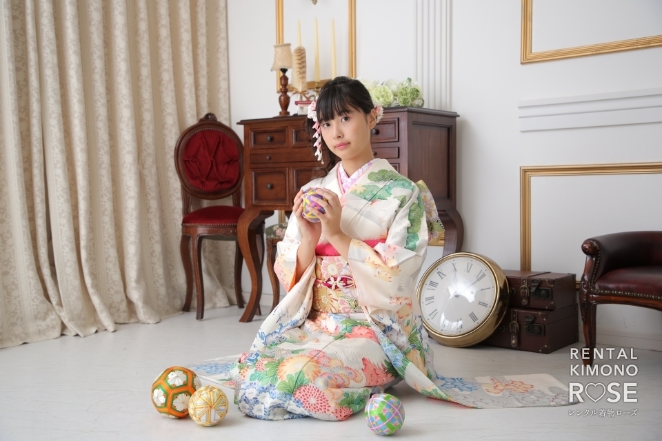 写真:京都・八坂庚申堂やスタジオで十三参りの振袖記念撮影