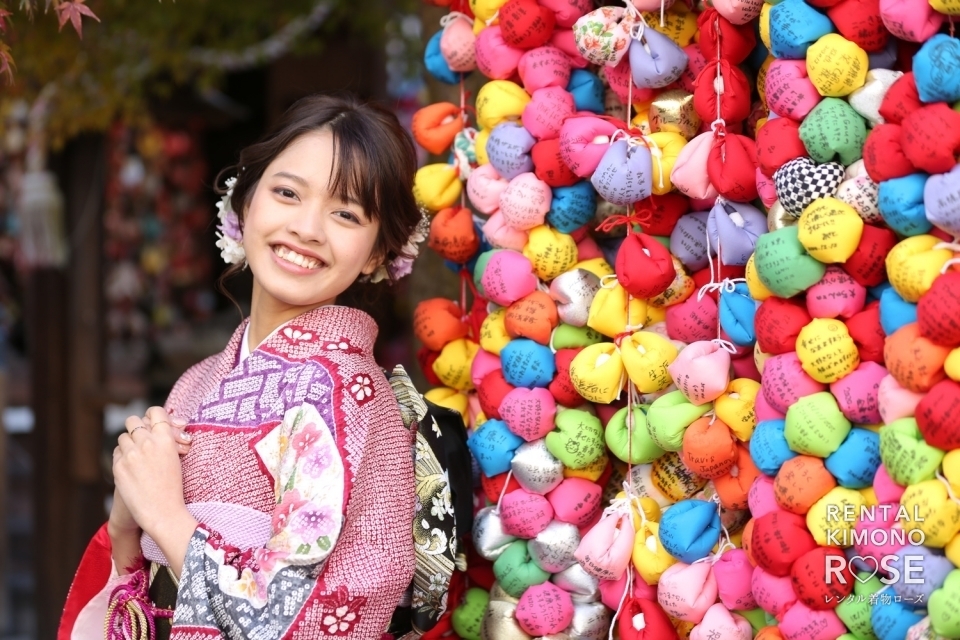 写真:京都・八坂庚申堂や八坂の塔で成人式振袖持ち込みロケ撮影