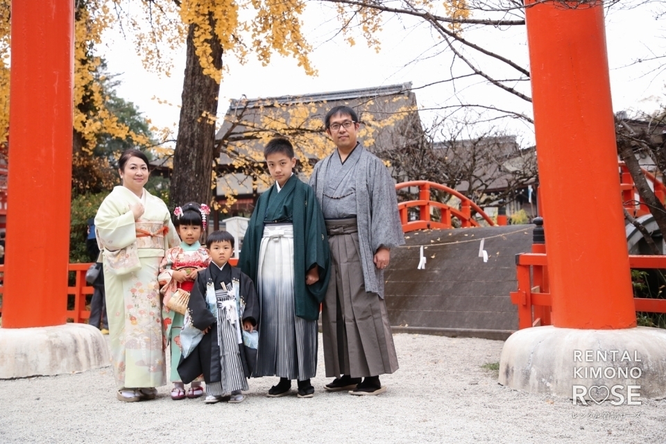 写真:京都・下鴨神社でご家族兄弟着物で揃えて七五三記念ロケ撮影