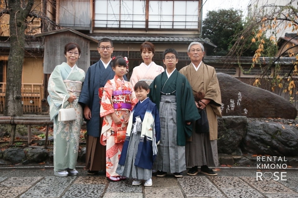 写真：京都・祇園でご家族兄弟着物で揃えて七五三記念ロケ撮影