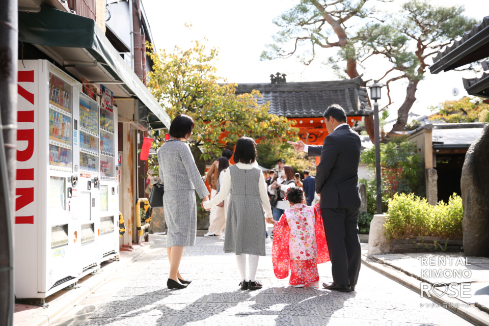 写真:京都東山でリピーター様の七五三レンタルロケーション撮影