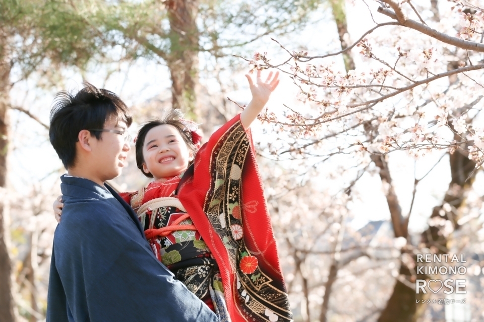 写真:桜の京都・東山高台寺で七五三着物のご兄妹ロケーション撮影