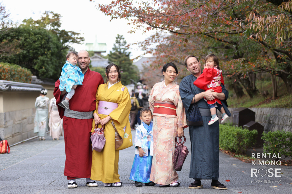 写真:小さなお子さまを連れて秋の京都ロケーション撮影